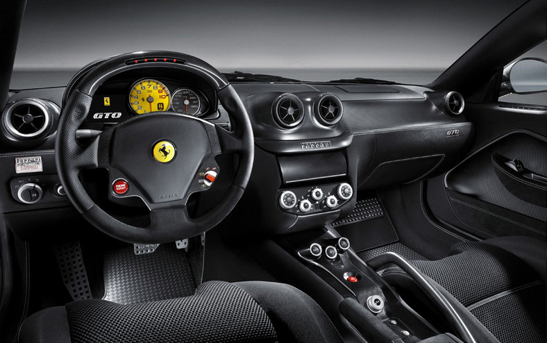 Ferrari 599 GTO: Ekstremalne V12