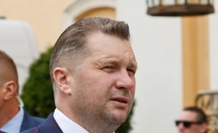 Zarzuty posłanek KO wobec podręcznika do HiT. Czarnek: To jest tak przykre, tak głupie...