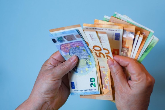 Ova zemlja preko 20 godina odbija evro, narod uporno govori "ne"