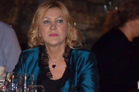 "DOKTORI SU REKLI DA ĆE UMRETI, PEVALA JE BOLESNA" Ćerka naše pevačice otkrila kroz koju je agoniju njena majka prošla, nije joj se velika želja ispunila
