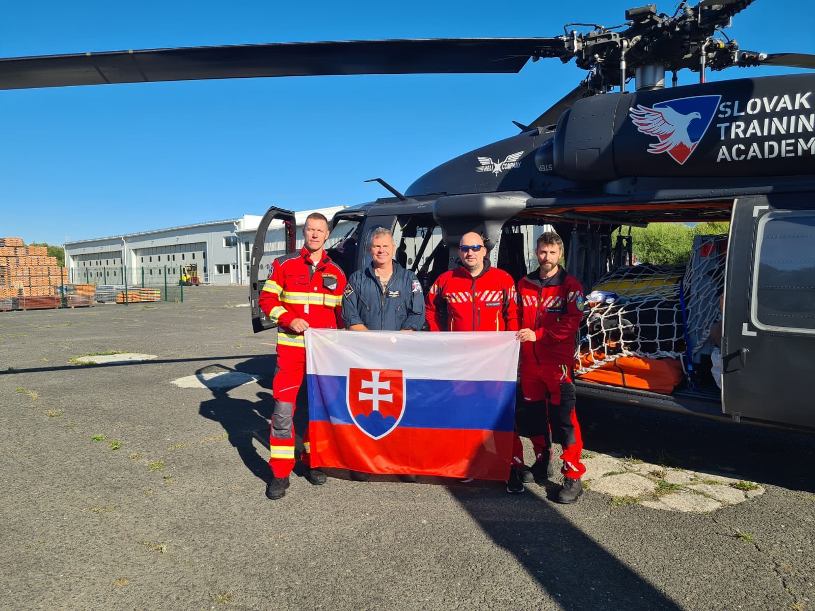 Slovenskí hasiči pomôžu s hasením požiarov v Španielsku.