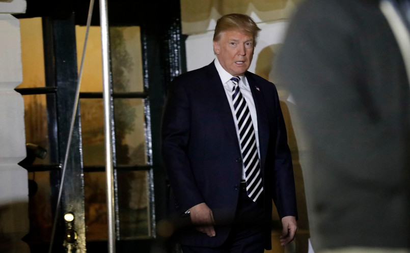 prezydent Donald Trump wycofał się z umowy z Iranem