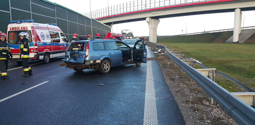 Śmiertelny wypadek na S8. Pasażerka wypadła z auta