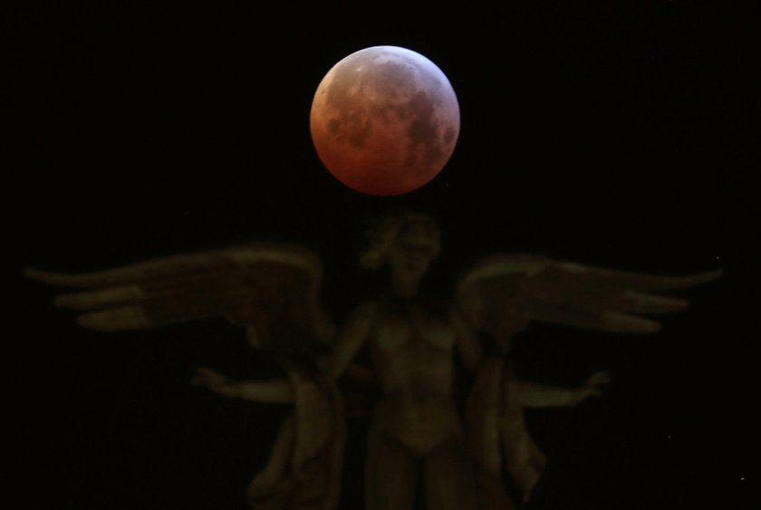 Only Total Lunar Eclipse Of 2019 Appears As "Super Blood Wolf Moon"