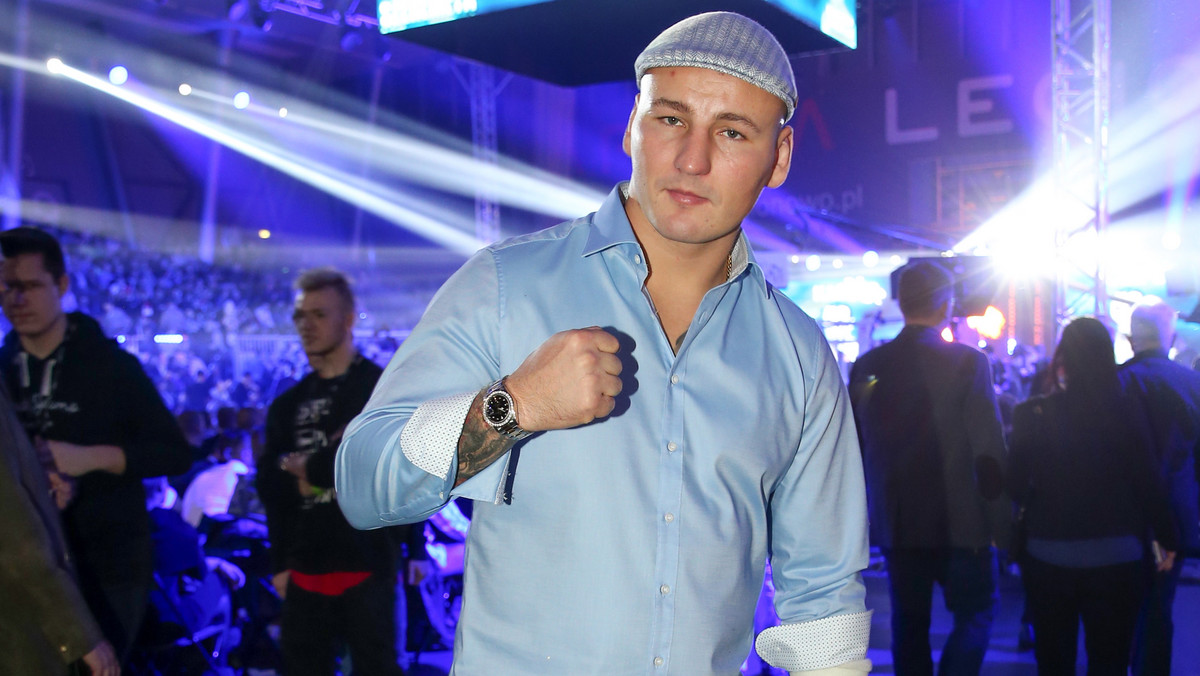 Artur Szpilka po ponad rocznej przerwie wraca na ring. Polski pięściarz wagi ciężkiej, który był pretendentem do tytułu mistrza świata wagi ciężkiej federacji WBC, planuje stoczyć swoją kolejną walkę pod koniec stycznia lub na początku lutego.