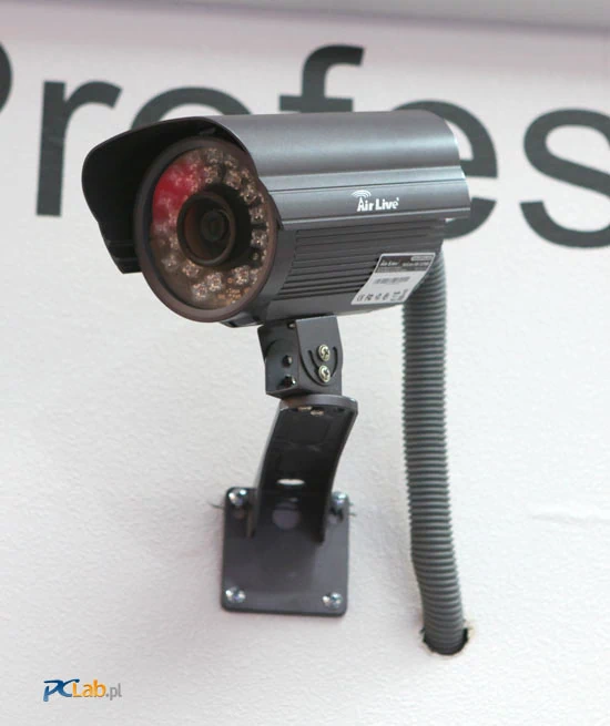 Zewnętrzna kamera AirLive OD-325HD z funkcją Night Vision, wyposażona w sensor CMOS 1,3 Megapiksela, kompresująca sygnał wideo do formatów H.264, M-JPEG lub MPEG-4