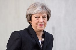 Theresa May prepares to surrender over the Brexit leaving date