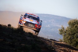Sordo liderem Rajdu Sardynii. Kajetanowicz drugi w WRC 3