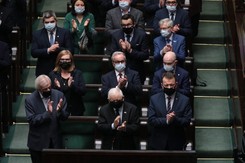 PiS chce kolejnego referendum. 'Pomysły Trzaskowskiego są niebezpieczne'