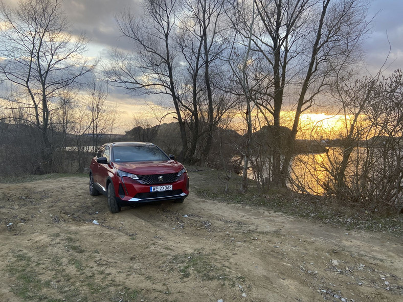 Peugeot 3008 GT pokazał kły - czyli, SUV widoczny w tłumie