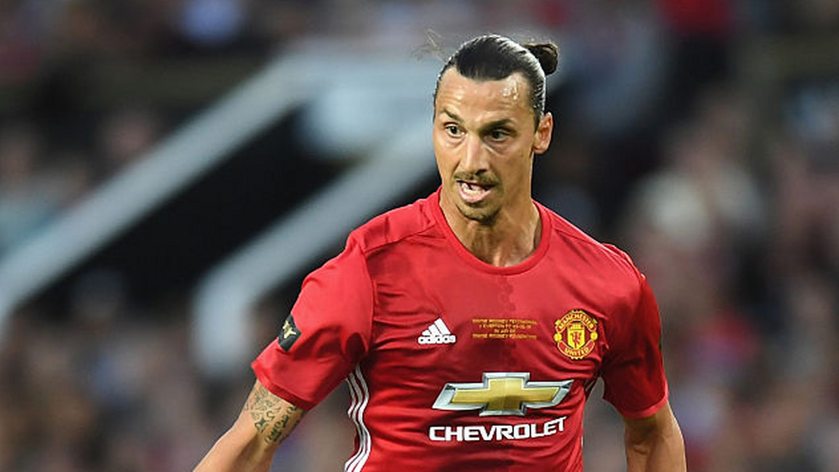 Zlatan Ibrahimovic od pierwszego dnia w Manchesterze United zyskał bardzo silną pozycję w szatni. Młodzi piłkarze tej drużyny są w niego zapatrzeni, a i ze starszyzną znalazł wspólny język. Na dowód tego Jose Mourinho wyznaczył go wicekapitanem zespołu.