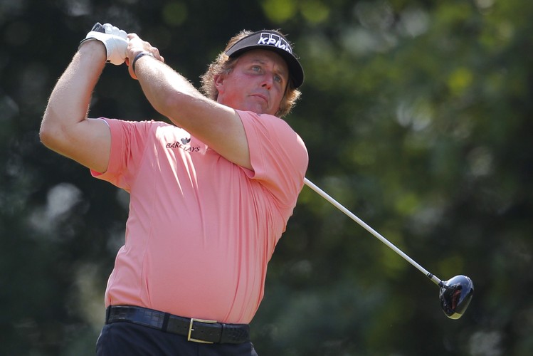 <b>7. Amerykański golfista Phil Mickelson - rocznie zarabia 48,7 mln dol.</b>
<br>
<br>
W tym za grę dostaje 4,7 mln dol., a 44 mln zarabia poza boiskiem (na przykład reklamy)
