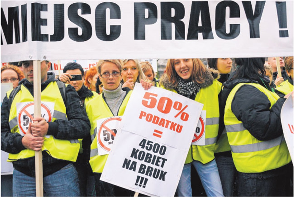 Protest przeciwko planom nałożenia na zakłady bukmacherskie obciążeń podatkowych Fot. Maciej Biedrzycki/Forum