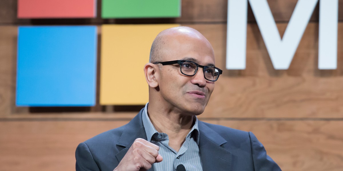 Satya Nadella, prezes Microsoftu, napisał książkę - "Hit Refresh"