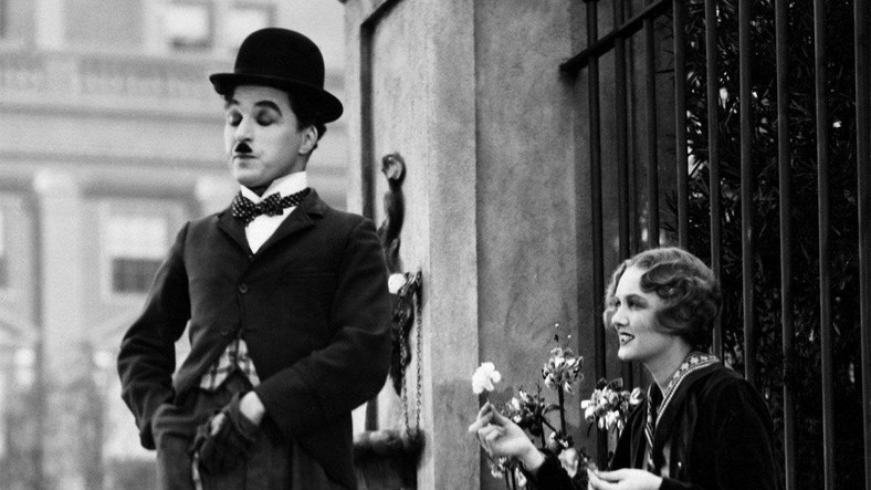 Charlie Chaplin w filmie "Światła wielkiego miasta"