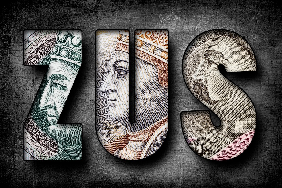 litery ZUS na tle wizerunków królów Polski z banknotów