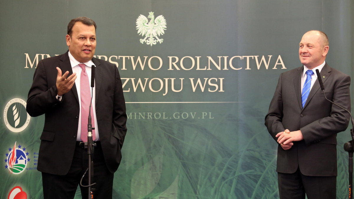 Minister rolnictwa chce zdobywać azjatyckie rynki dla polskiej żywności i maszyn rolniczych. Oknem dla naszych firm na tamtejsze rynki może być Sri Lanka. Marek Sawicki gościł tamtejszego ministra plantacji w resorcie rolnictwa.