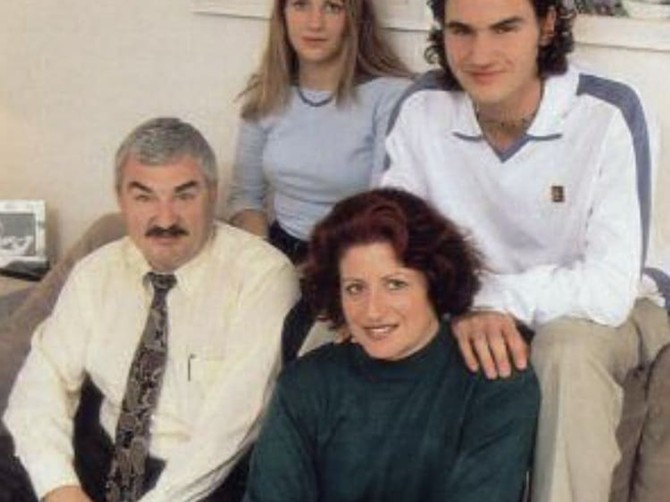 Ovo je misteriozna rođena sestra Rodžera Federera i svi kažu da je prelepa