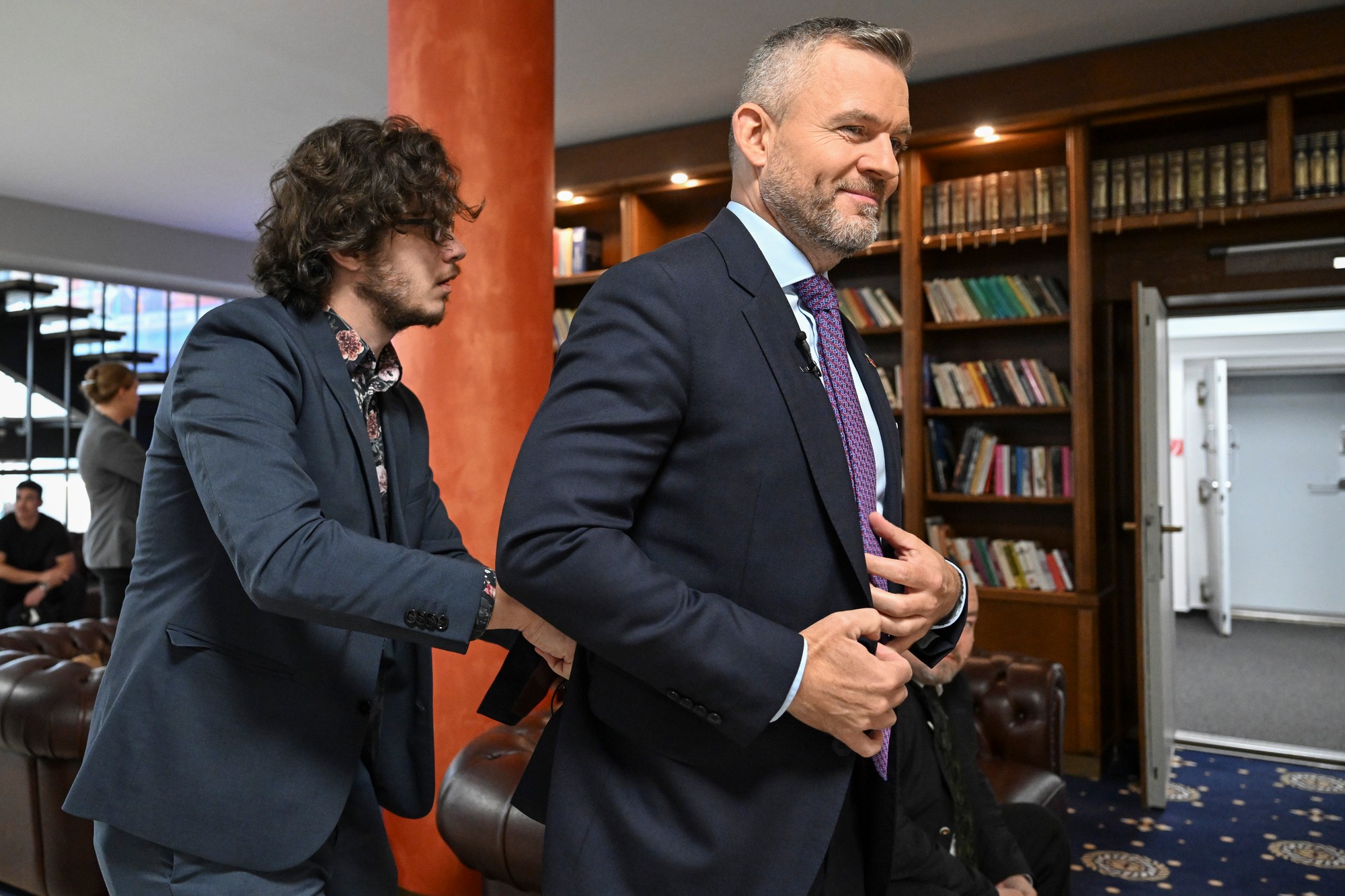 Predseda Hlas-SD Peter Pellegrini v štúdiu pred povolebnou diskusiou v RTVS O 5 minút 12 k výsledkom predčasných parlamentných volieb na Slovensku v Bratislave.