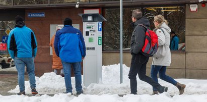 Parkowanie w miastach będzie jeszcze droższe. Gdzie łupią kierowców?