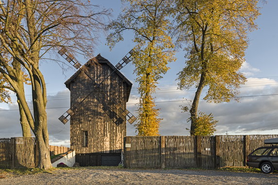 Dom w starym wiatraku na Lubelszczyźnie. Architekci zmienili ruinę w cudo!