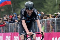 Giro d'Italia. Evenepoel leżał w kraksie spowodowanej przez psa