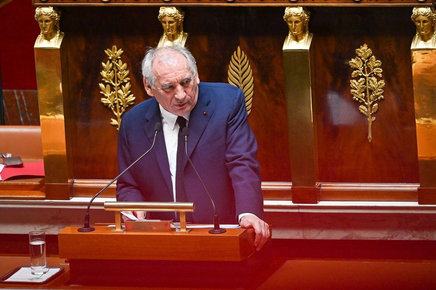 Fransoa Bajru na sednici parlamenta 