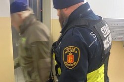 Warszawa: W kieszeni miał nietypowy dokument. Doprowadził go do domu