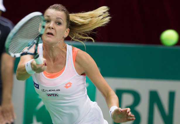 WTA Katowice: Radwańska pokonała Schiavone i jest w ćwierćfinale