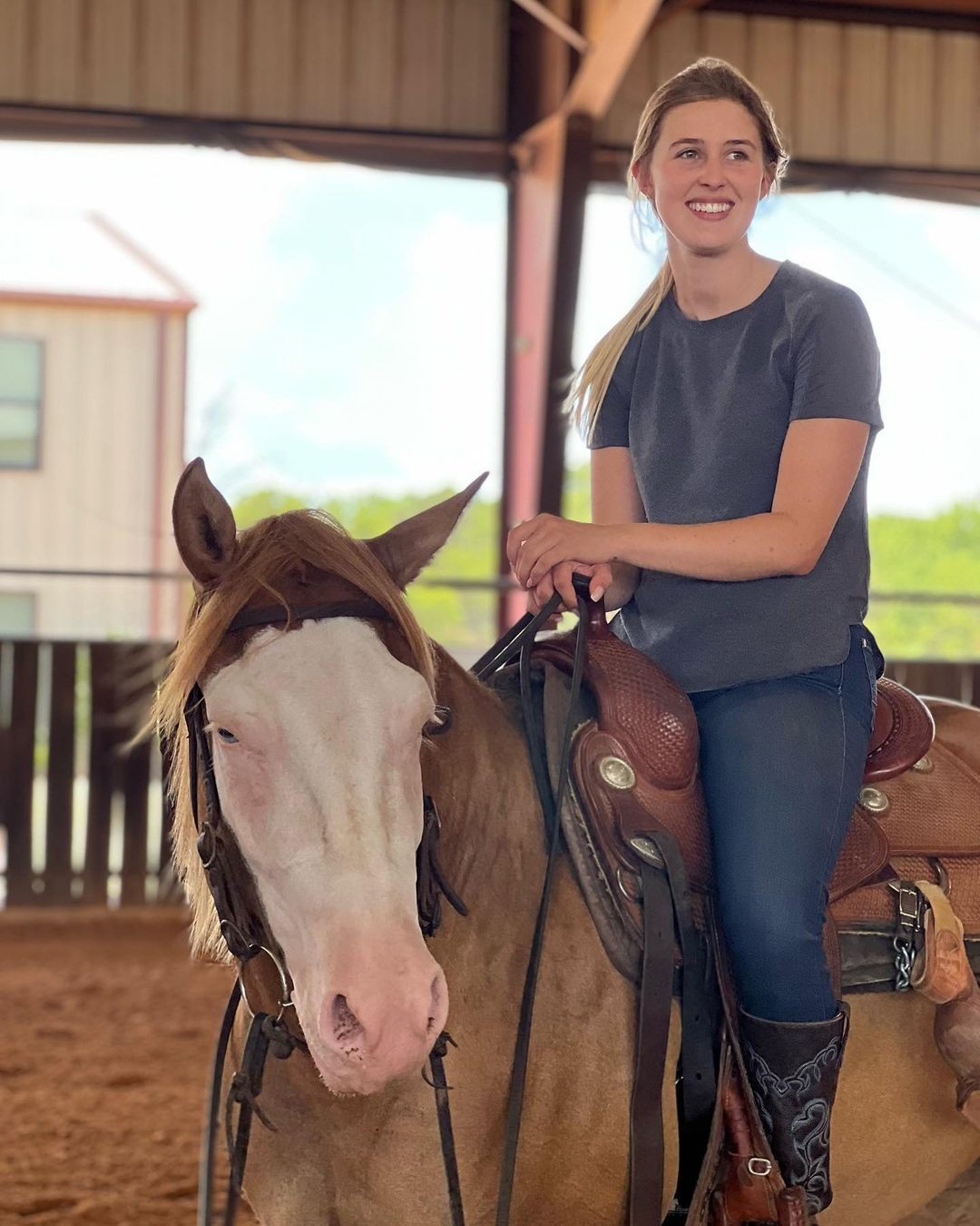 Dcéra bývalého pilota F1 Michaela Schumachera Gina. 