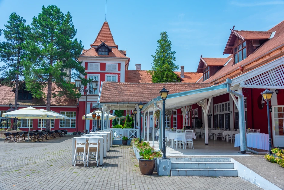 Prekretnica za ovo mesto bio je 18. vek kada je močvarno tlo pretvoreno u plodnu zemlju