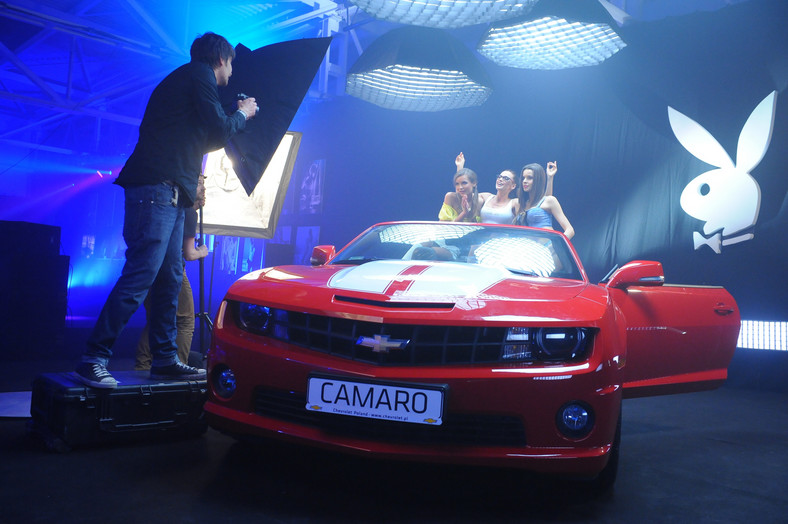 Chevrolet Camaro i piękne modelki
