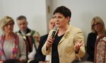 Niewygodne pytania do Szydło: za co pani płacą, skoro pani nie spełnia swoich obowiązków?