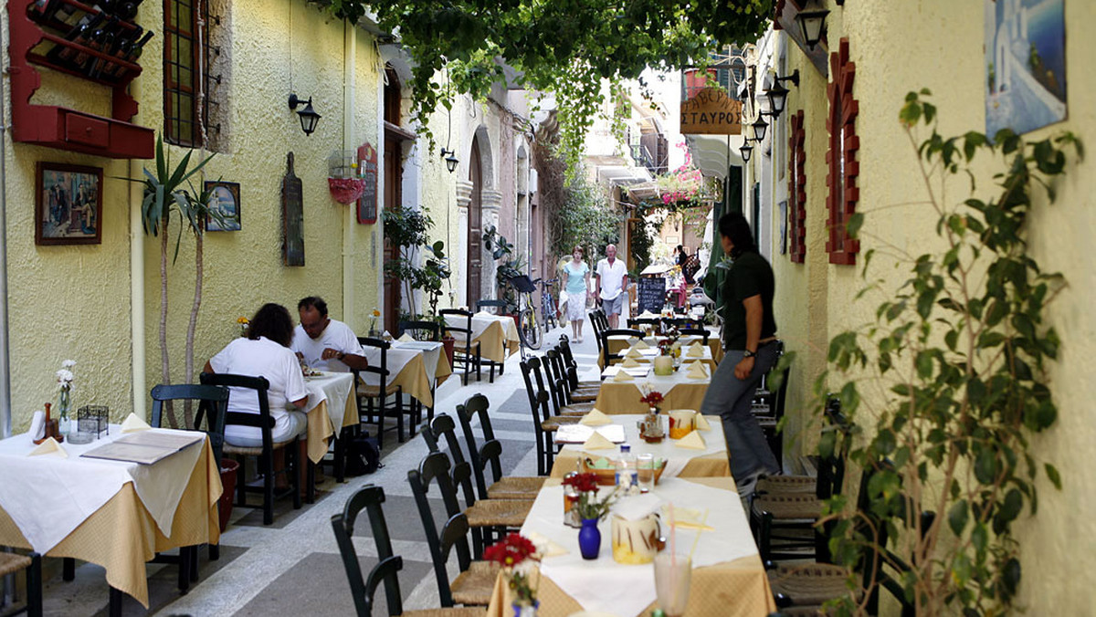 Theodore Kyiakou, założyciel restauracji The Real Greek i sieci barów Livebait opowiada o swoich ulubionych greckich tawernach. Jeśli Theodore zaprasza cię na obiad... to nie odmawiasz...