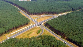 Trzypasmowa autostrada kosztem odcinka drogi S10. MI przesuwa 600 mln zł