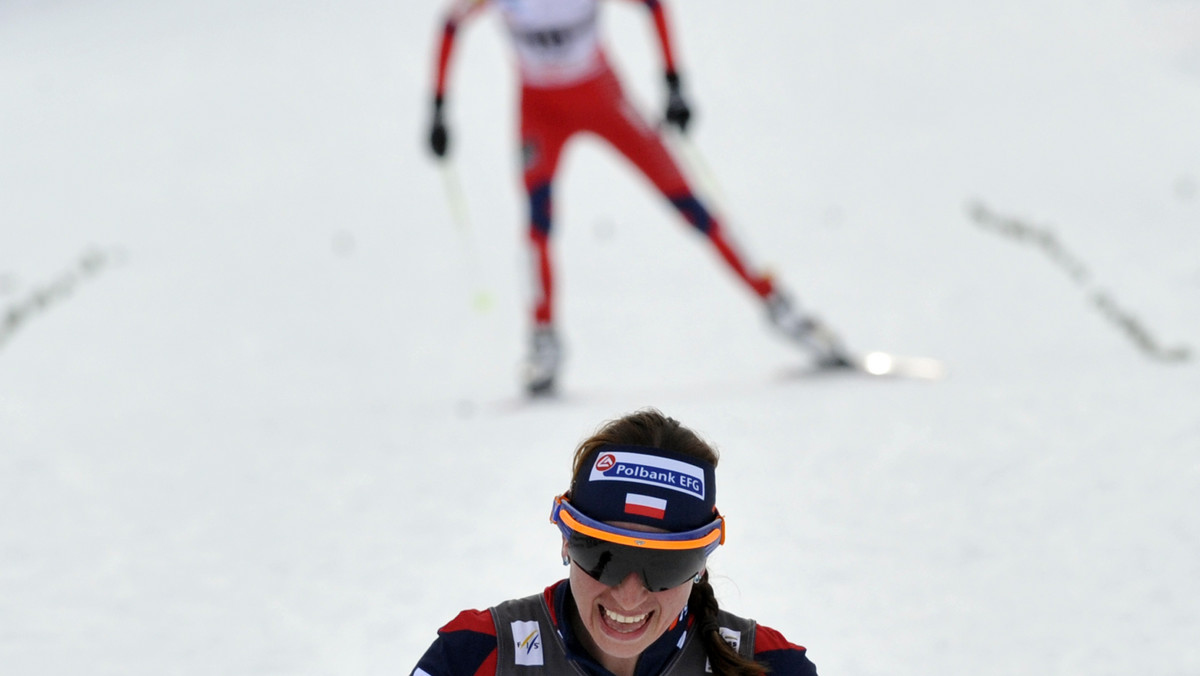 Justyna Kowalczyk zajęła drugie miejsce w biegu na dystansie 3,3 km techniką klasyczną we włoskim Toblach, rozgrywanym w ramach Tour de Ski. Zwyciężyła Marit Bjoergen.