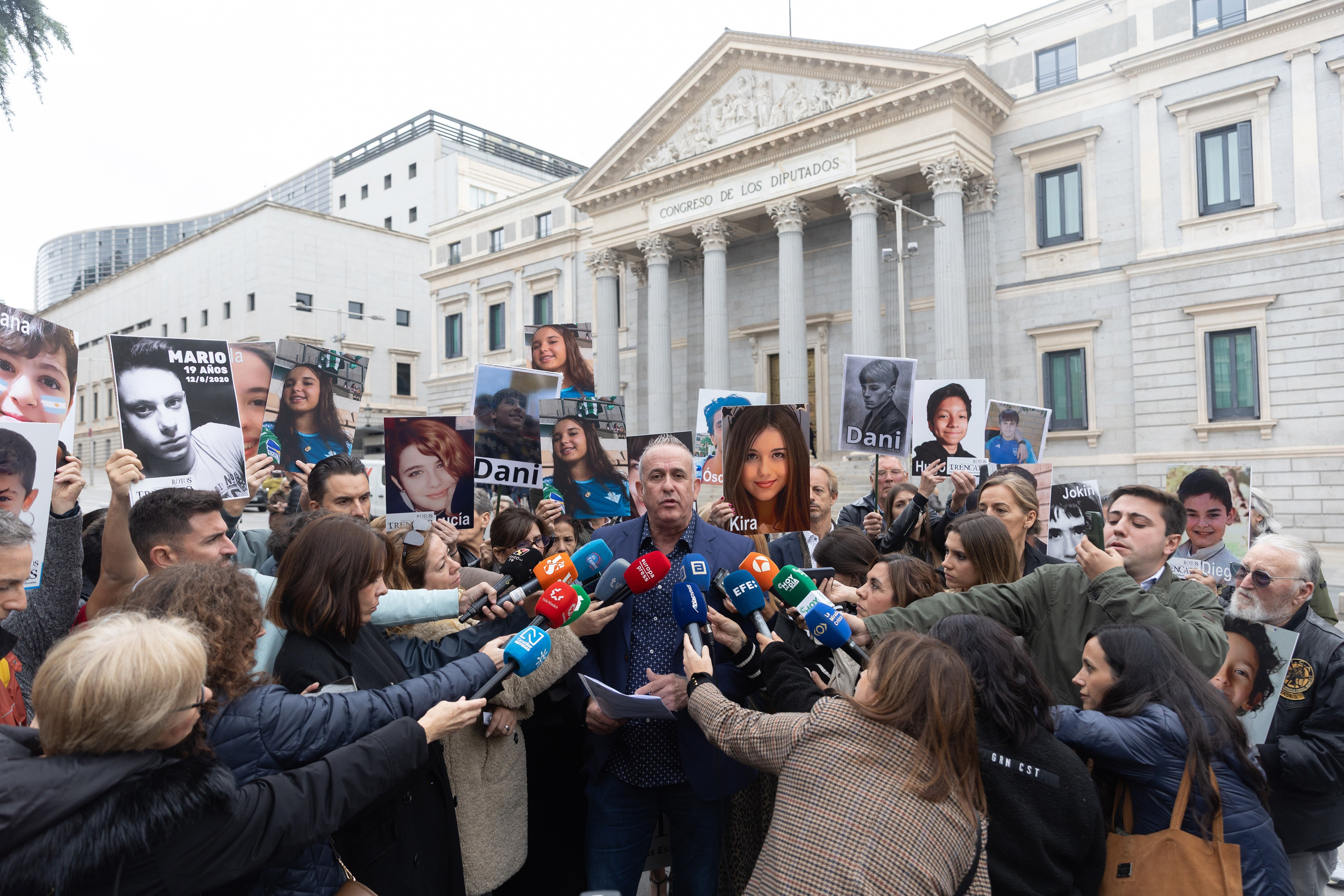 Los padres de Sandra declaran en Fiscalía tras el suicidio por acoso escolar
