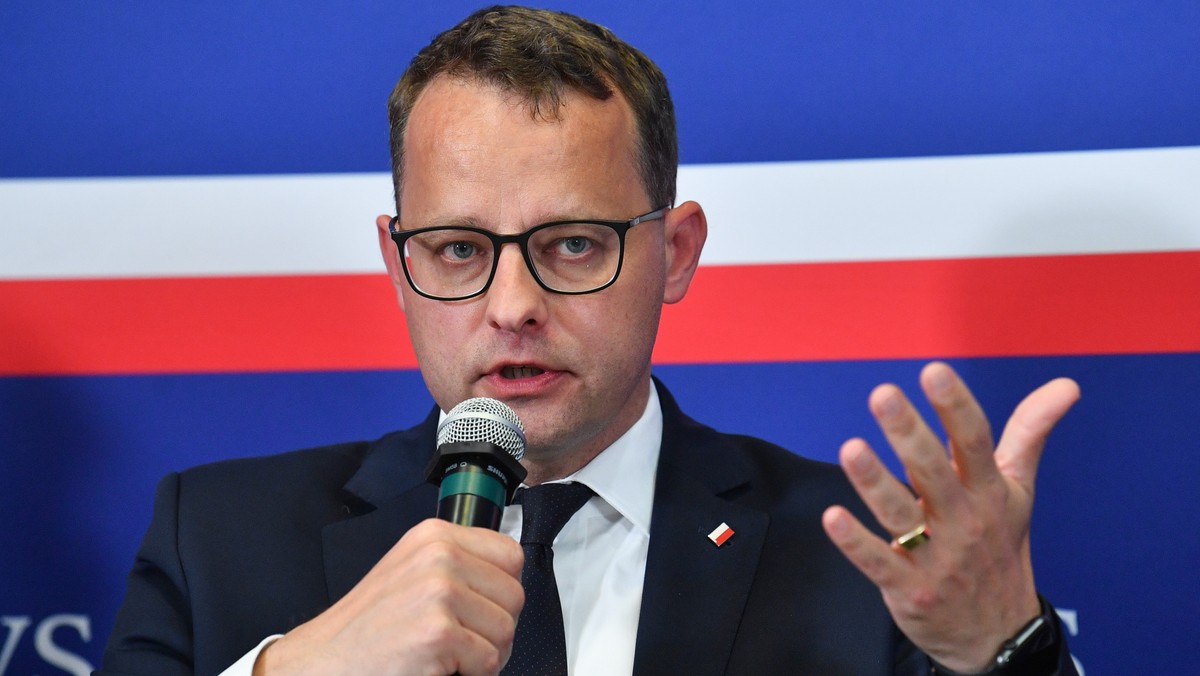 Marcin Romanowski napisał do Donalda Tuska cztery pisma, w których pyta o WOŚP, fotowoltaikę, straż pożarną oraz drogi samorządowe [Źródło: Onet]