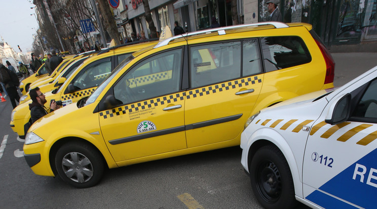     Taxis demonstráció miatt lezárások várhatók a Belvárosban /Fotó: Isza Ferenc