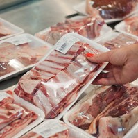Észrevétlenül közel fél kiló csomagolóanyagot nyelünk le életünk során