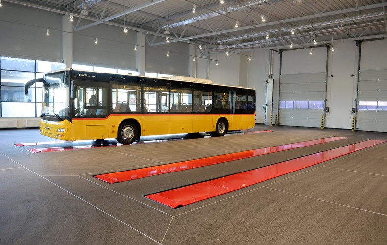 Nowy autobus MAN, podczas jazdy próbnej w Starachowicach<br><br>fot. (mr) PAP/Piotr Polak