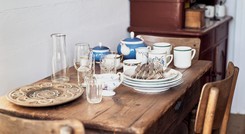 Kolorowe szkło z PRL hitem wśród kolekcjonerów. Ile można za nie dostać?