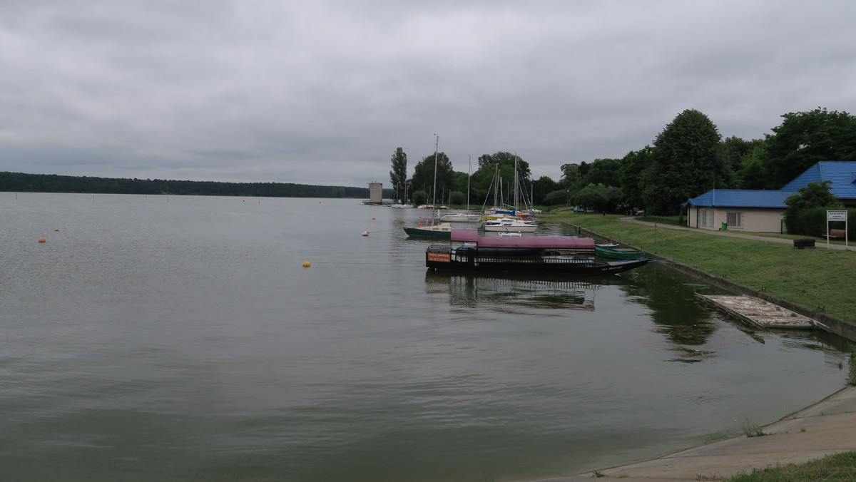 Wojewódzka Stacja Sanitarno-Epidemiologiczna w Lublinie przebadała kąpieliska w województwie lubelskim. Niemal we wszystkich przypadkach stwierdzono, że woda jest przydatna do kąpieli. Zakaz wchodzenia do wody wprowadzono jedynie w dwóch kąpieliskach Zalewu Zemborzyckiego. Powodem ponownie są sinice.