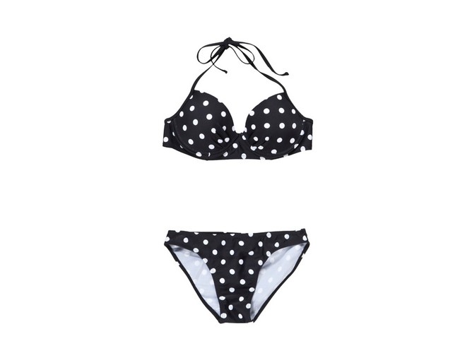 Stylowe plażowanie za niewielką ceną - stroje kąpielowe MOODO, kolekcja lato 2011