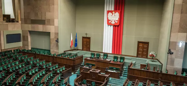 Rząd chce podsłuchiwać komunikatory. Wcześniej krytykowali za to poprzedników