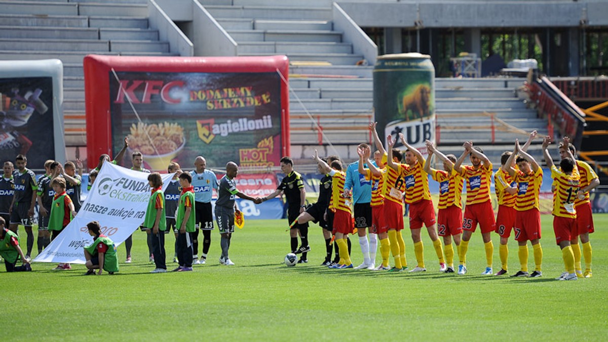 Jagiellonia Białystok ostatnio gra tylko u siebie, Cracovia na razie zapunktowała tylko na wyjeździe.