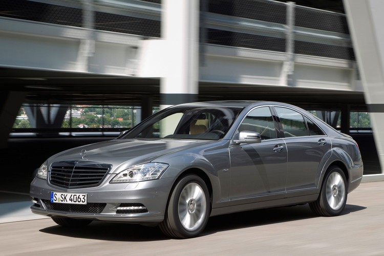 1. Mercedes S350 CDI - 63.3 dB