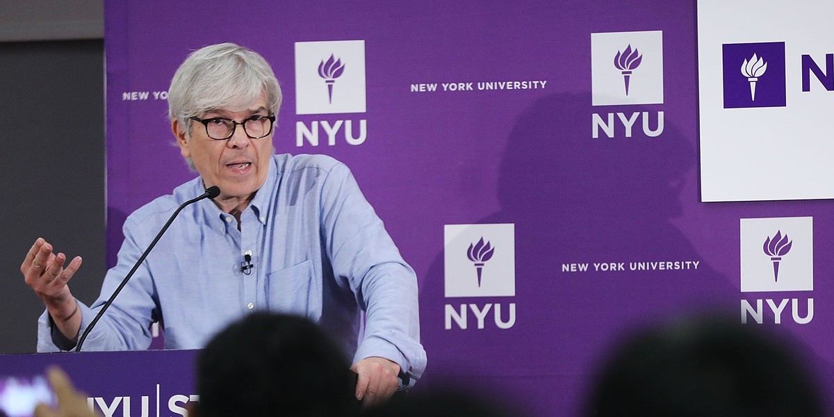 Paul Romer otrzymał w 2018 roku, wraz z innym amerykańskim naukowcem, Williamem Nordhausem z Uniwersytetu w Yale nagrodę Nobla w dziedzinie ekonomii za badania związane ze zmianami klimatu i innowacjami technologicznymi