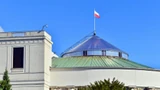 Nowy sensacyjny sondaż. Wielki spadek poparcia dla KO, nowa partia wchodzi do Sejmu