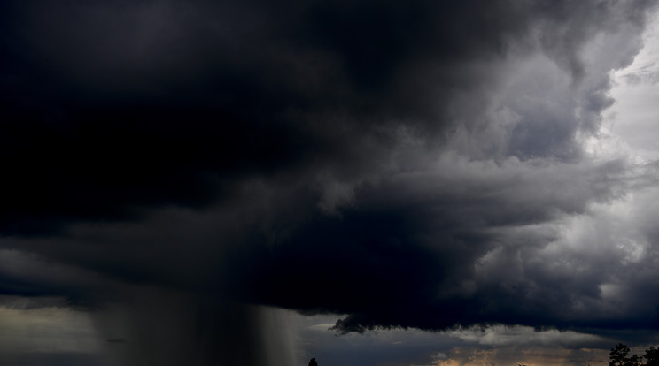 Másodfokú jelzést adtak ki az ország több területén is az érkező vihar miatt. /Fotó:MTI/Czeglédi Zsolt